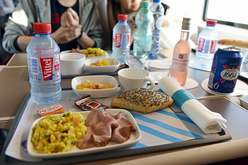 歐洲之星｜布魯塞爾到倫敦。歐洲之星Eurostar頭等艙·在火車上晚餐