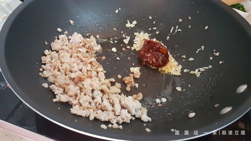 【家常食譜】麻婆豆腐。簡單又下飯的豆腐料理｜三碗白飯都不夠啊！