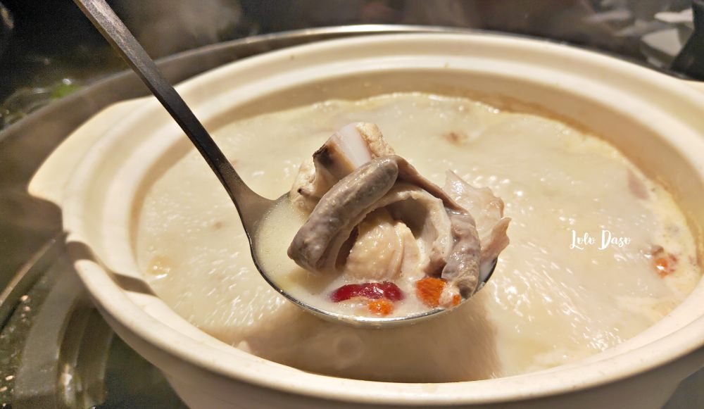 上海美食推薦｜撈王煲湯火鍋·超好喝的的湯頭和美味豬肚（上海宵夜火鍋）