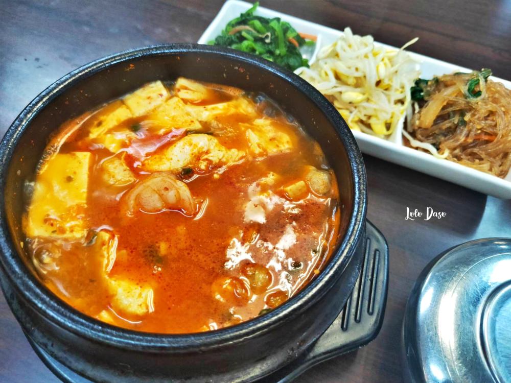 士林美食推薦｜天母士東市場便宜好吃的韓式料理韓石亭·小菜都是老闆自己做的喔 @LULUDASU 繽紛真實