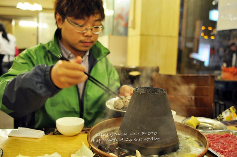 【歐洲自助旅行37天】Day1上海美食餐廳月圓火鍋 熱氣涮羊肉 美味無敵飽! @LULUDASU 繽紛真實